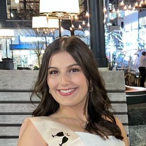 Meet your Posher, Laura